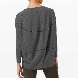 Lululemon back in action long sleeve shirt